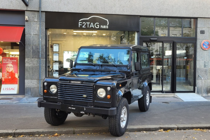 LAND ROVER DEFENDER 90 STATION WAGON