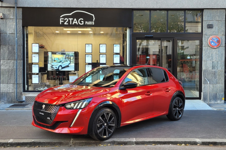 PEUGEOT 208