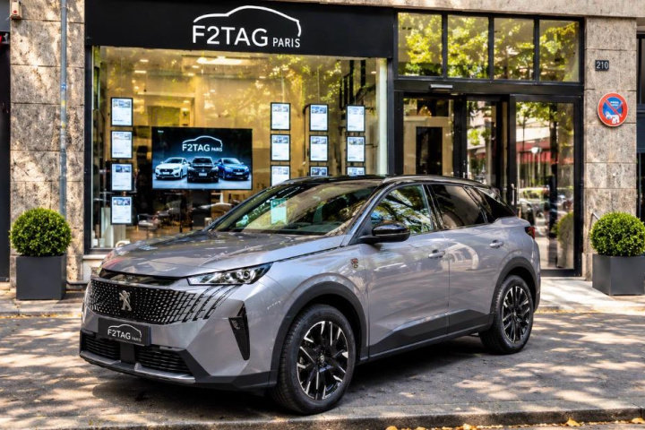 PEUGEOT 3008